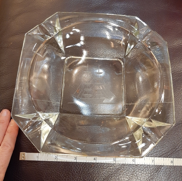 Vintage etched glass ashtray - Picture 5 of 11